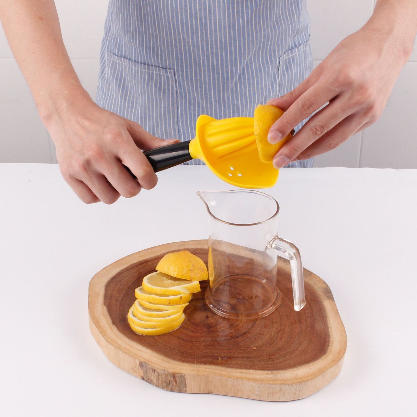 Creative Citrus Manual Juicer – Portable Hand Press for Lemon, Orange, Pomegranate